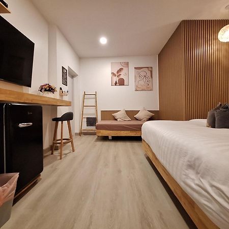 Koh Larn White House Hotell Exteriör bild