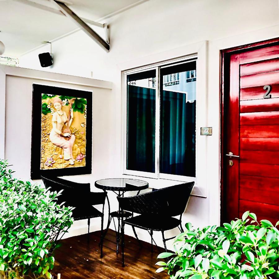 Koh Larn White House Hotell Exteriör bild