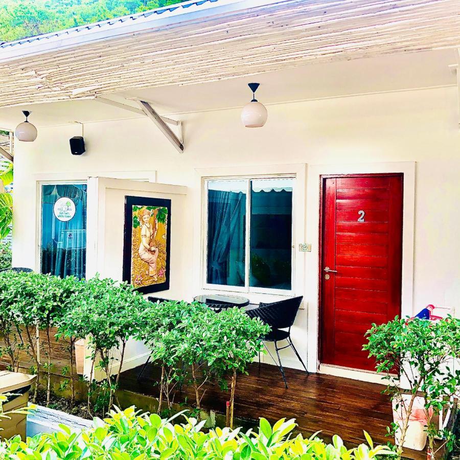 Koh Larn White House Hotell Exteriör bild