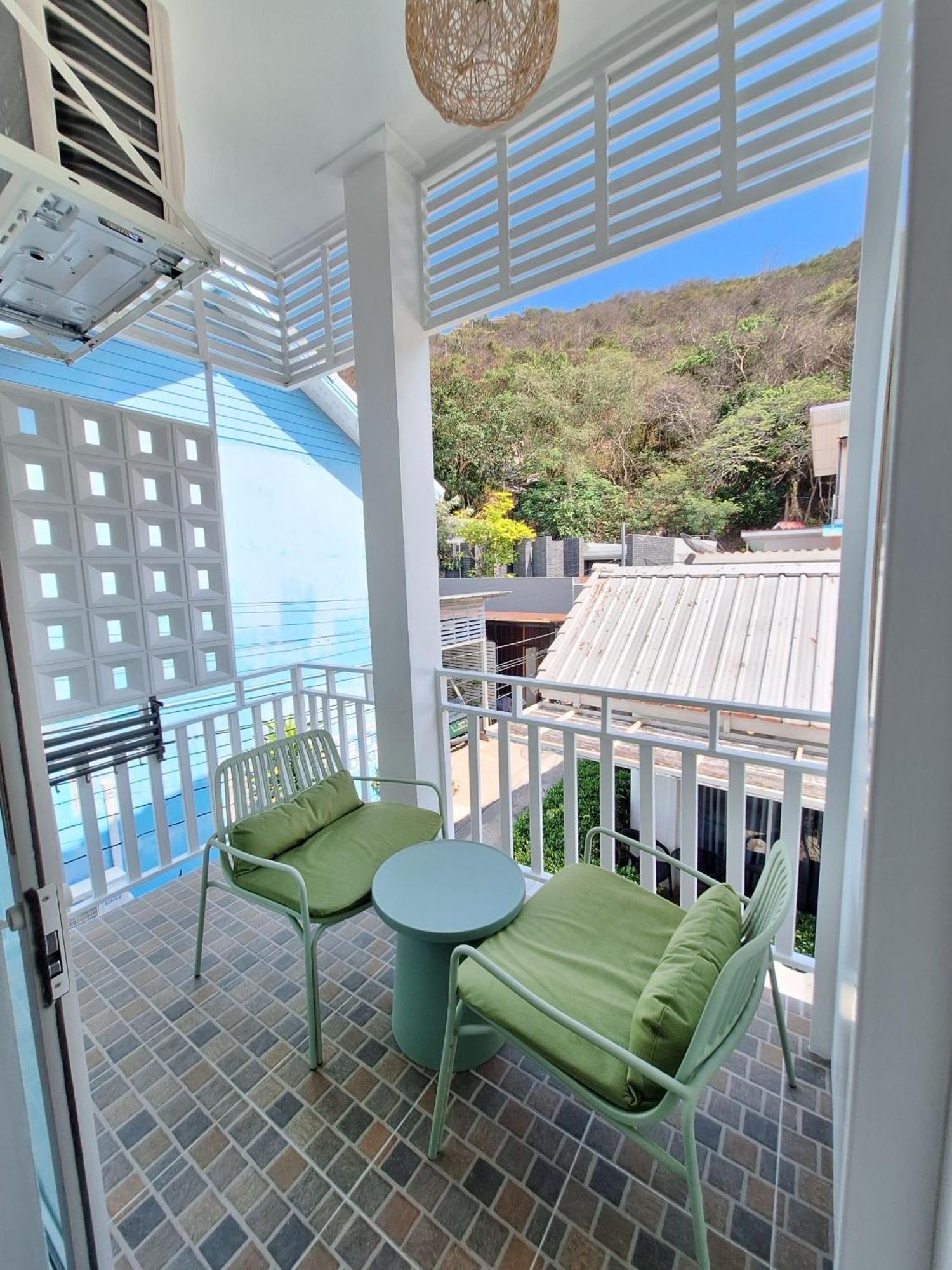 Koh Larn White House Hotell Exteriör bild