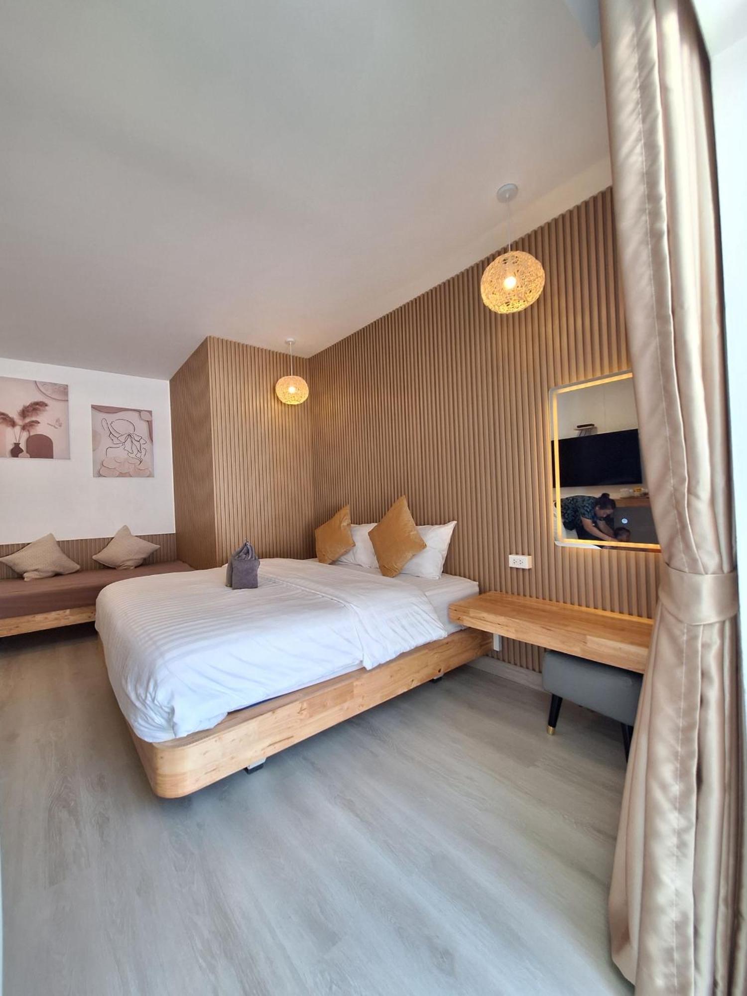 Koh Larn White House Hotell Exteriör bild
