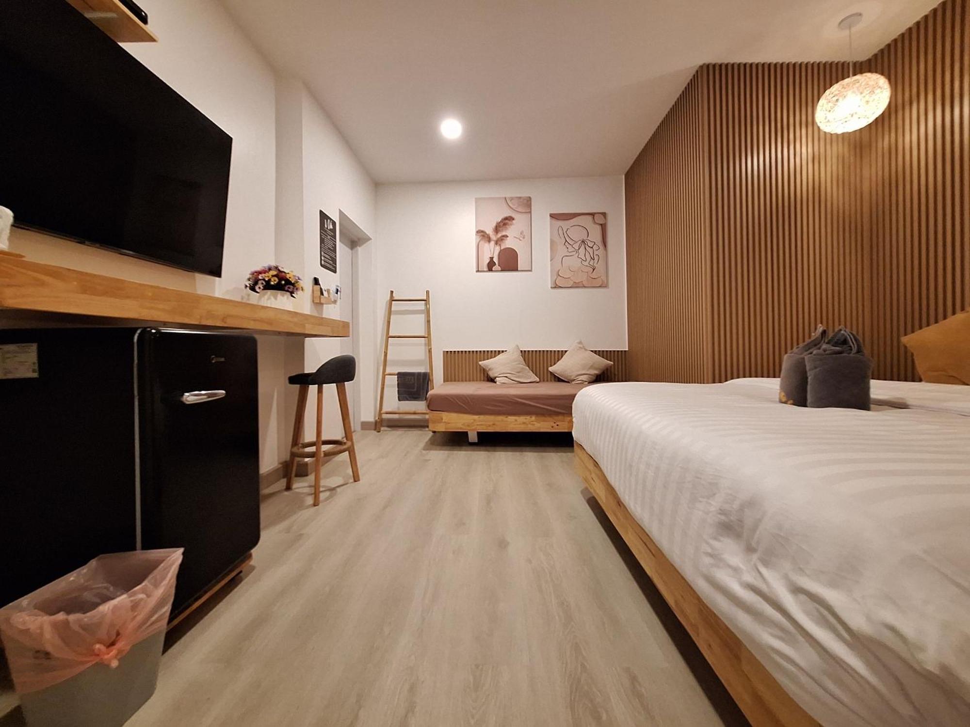 Koh Larn White House Hotell Exteriör bild